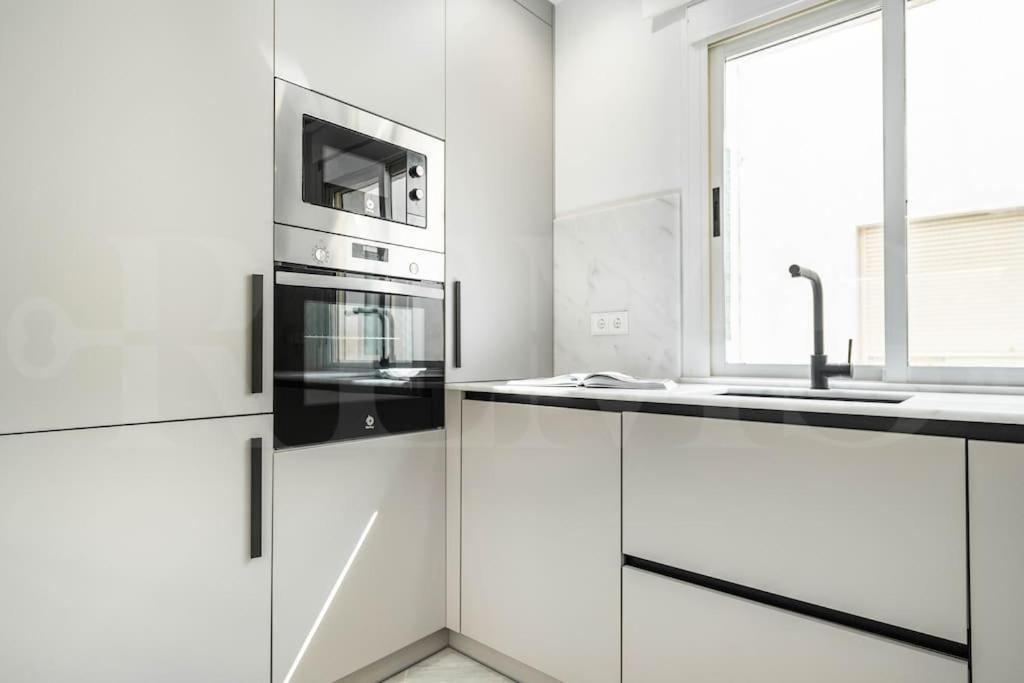 Appartement Sophisticated & Private Terrace - Center By Rems