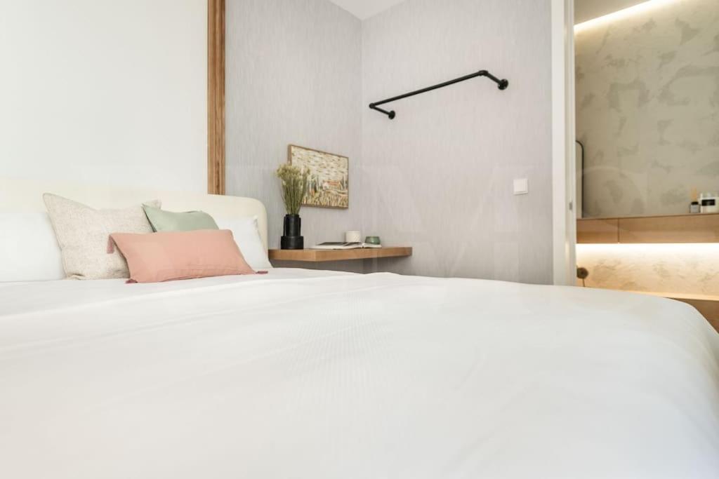 Appartement Sophisticated & Private Terrace - Center By Rems